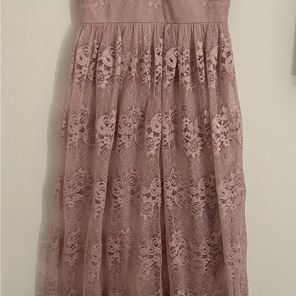 Chic Lace Maxi Dress in Mauve